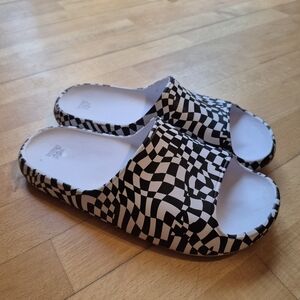 Wild Fable Black And White Checkered Robbie Slide Sandals Size 9
